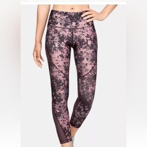 Under Armour crop leggings Print  XS NWT